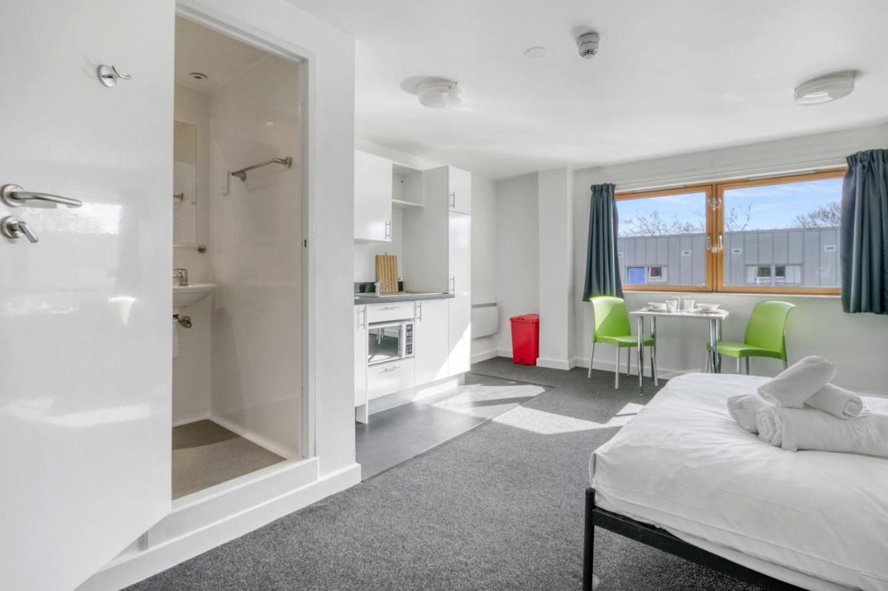 Bright & Central Studio In Luton, Sleeps 2 Luton  Extérieur photo