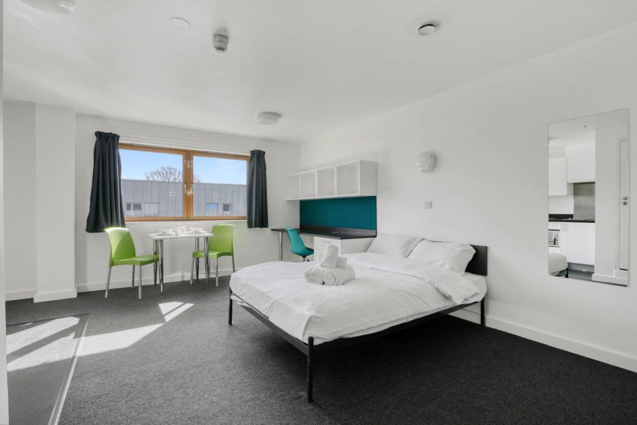 Bright & Central Studio In Luton, Sleeps 2 Luton  Extérieur photo