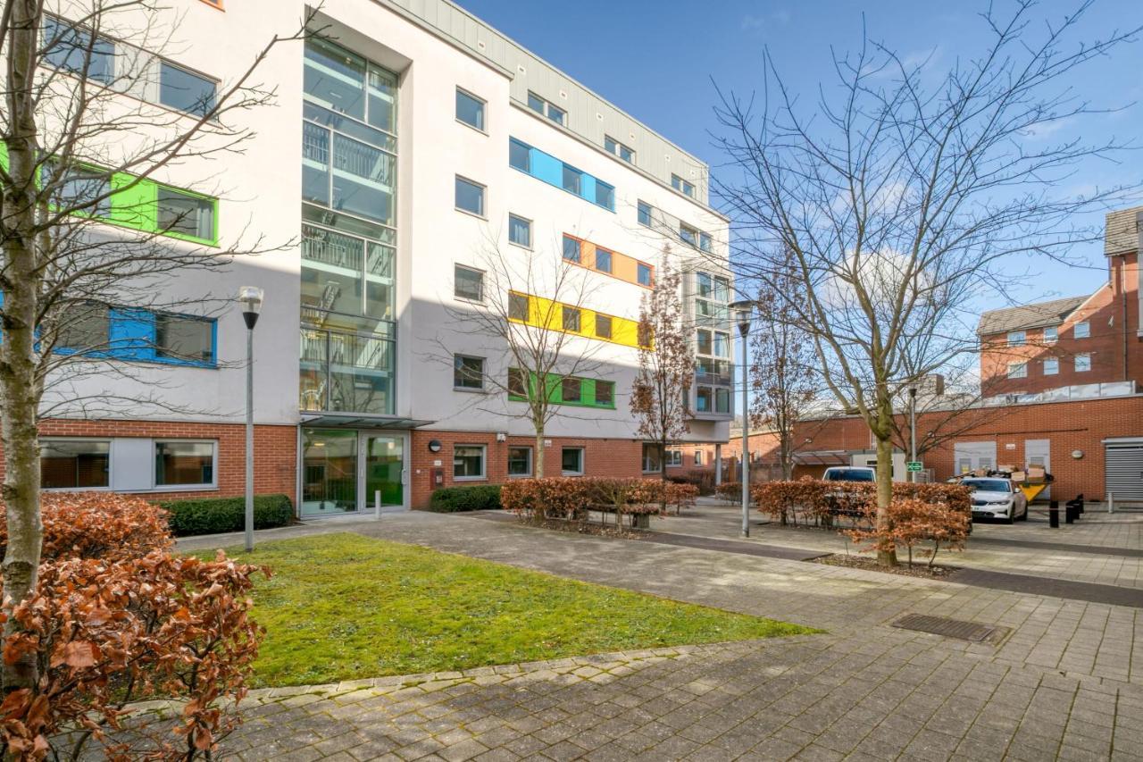 Bright & Central Studio In Luton, Sleeps 2 Luton  Extérieur photo